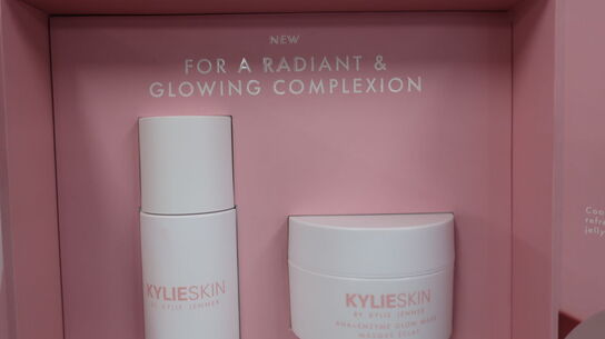 4 sæt crème BY KYLIE JENNER Kylie Skin