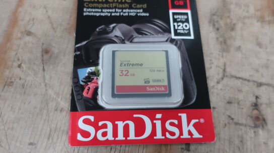 40 stk. CompactFlash Card SANDISK EXTREME 32GB-120MB/s