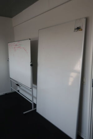 2 stk. whiteboards