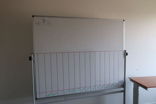 Whiteboard på hjul samt printerbord