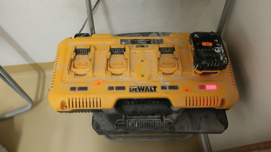 Ladestation DEWALT DCB104