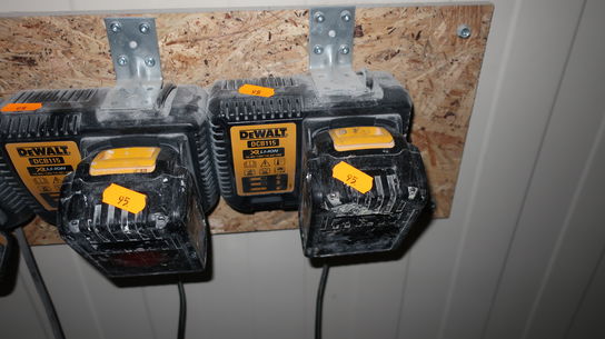 3 stk. ladere med batterier DEWALT