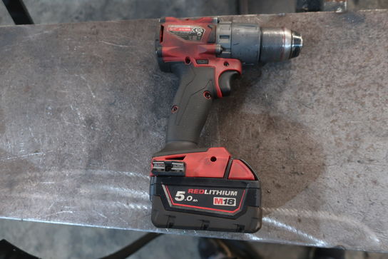 Akku bore/skruemaskine MILWAUKEE M18 FDD2 med batteri