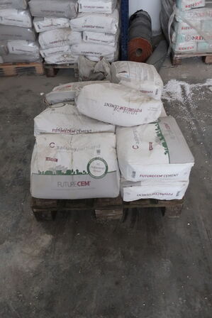 Diverse cement, sand m.m.