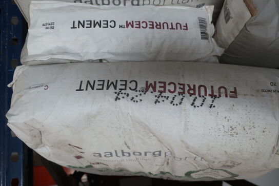 Diverse cement, sand m.m.