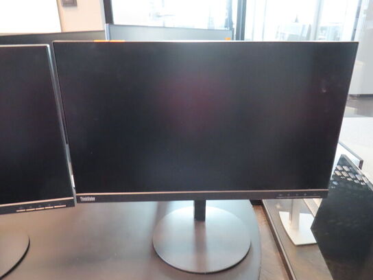 2 stk. computerskærme LENOVO Thinkvision C18238FT0