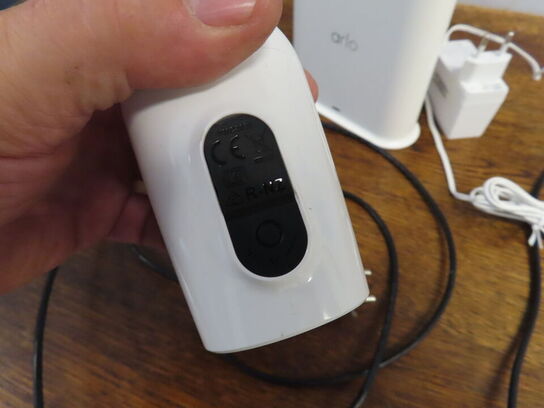 Videoovervågning, ARLO VM84540 med 3 kamera