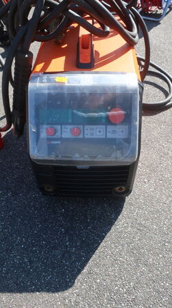 Elektrodesvejser, KEMPPI MASTER S 400 med div. elektroder