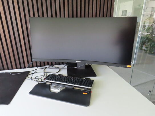34" curvet monitor, PHILIPS 346B1C, tastatur og rullemus