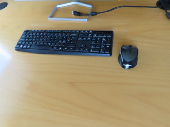 27" monitor, HP M27FW, Tastatur og mus