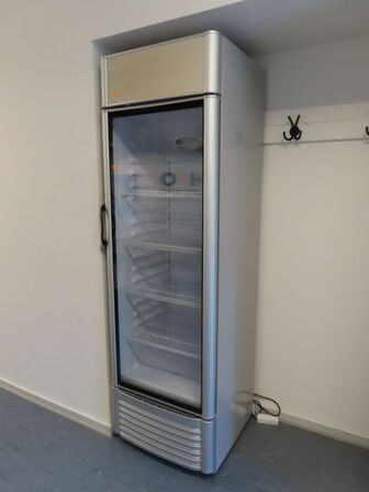 Displaykøleskab, SCANDOMESTIC KK421