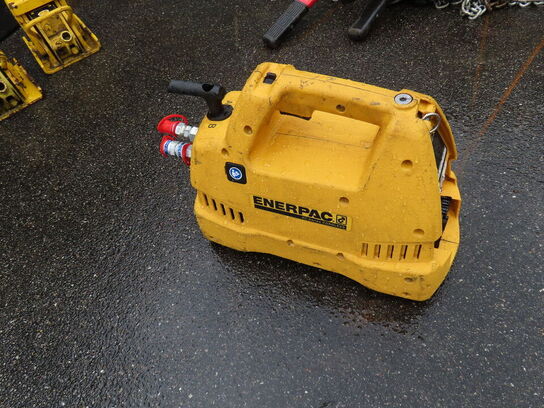 Accu. hydraulicpumpe, ENERPAC XC1402M med to ekstra accu.