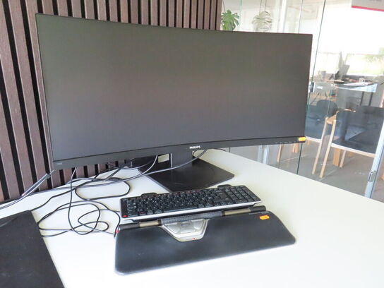 34" curvet monitor, PHILIPS 346B1C, tastatur og rullemus