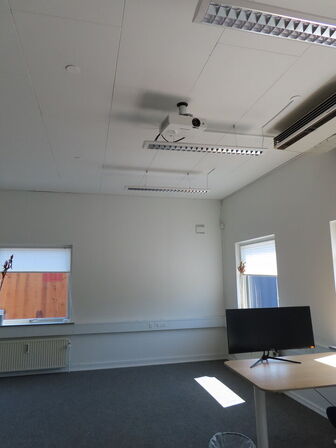 Projektor, PANASONIC PT-LW373 med fjernbetjening