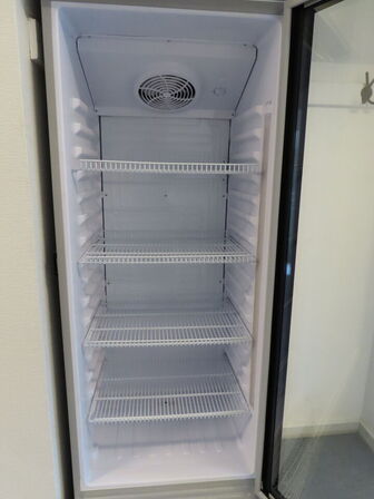 Displaykøleskab, SCANDOMESTIC KK421