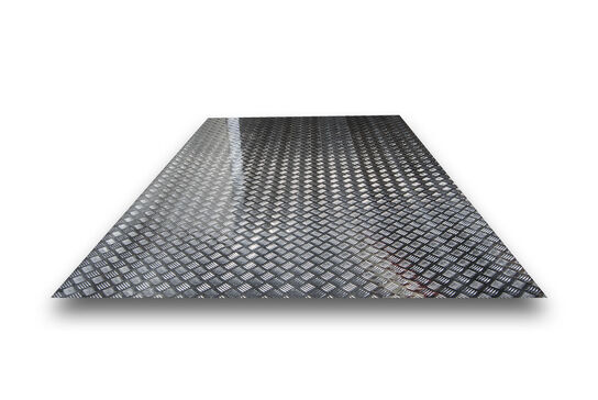 10 stk dørkplader i aluminium, skridsikker. Mål: 125 X 250 cm.