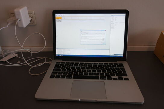 Macbook Pro, model A1502 EMC 2875