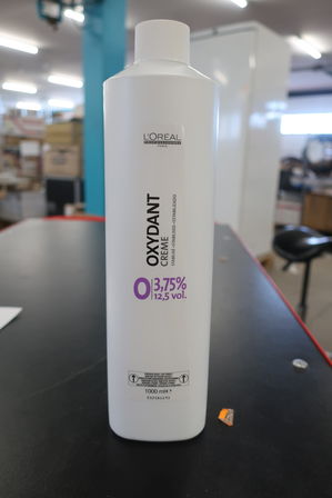 2 stk. LOREAL Oxydant 9% og 5 stk. LOREAL Oxydant 3,75%