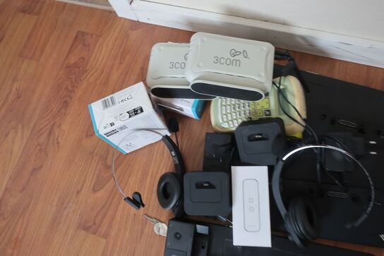 3 stk. dockingstationer, headset, labelprinter m.m.