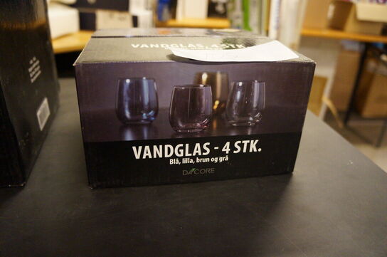 4 stk. Vinglas + 4 stk. Vandglas DACORE 