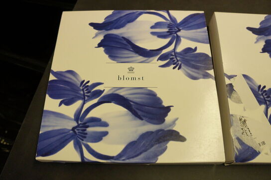 2 stk. tallerkner ROYAL COPENHAGEN IRIS 27