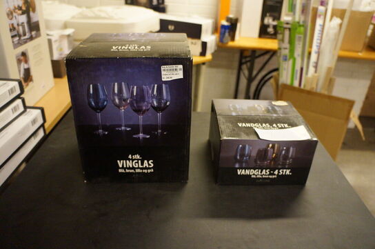 4 stk. Vinglas + 4 stk. Vandglas DACORE 