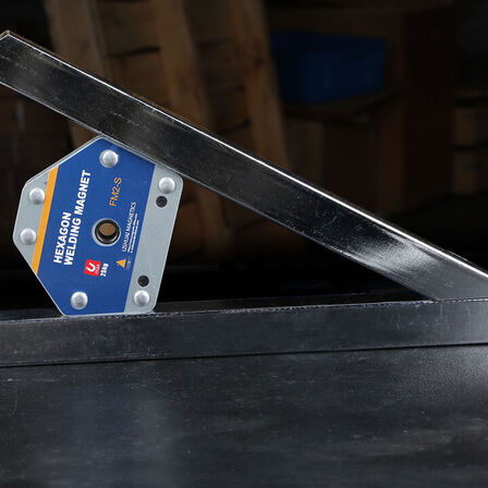 2 stk. Hexagon svejsemagnet FM2-M – 50 kg trækkraft (75° / 90° / 105°)