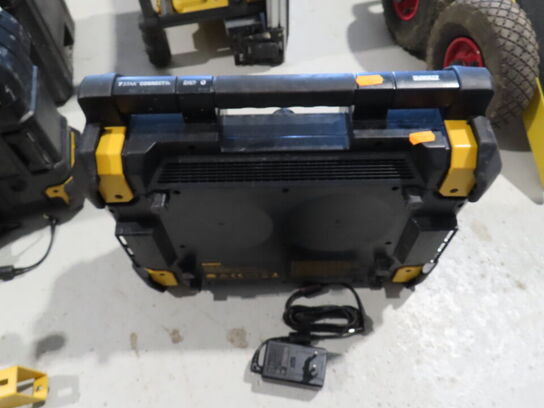 Radio med lader, DEWALT DWST1-81078-QW