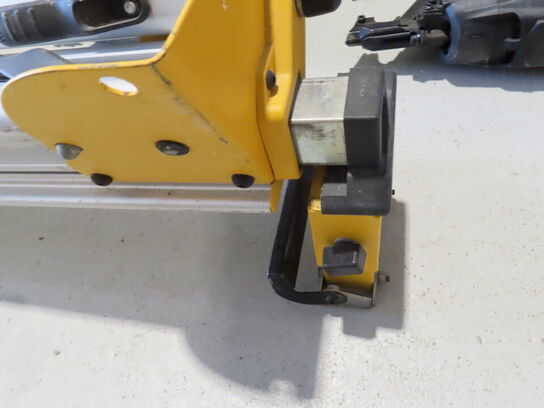 Arbejdsstation til geringssave, DEWALT DE7023