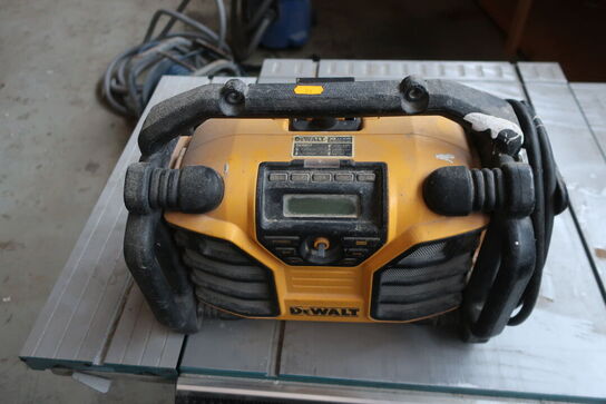 Radio DEWALT DCR015 QW 18V