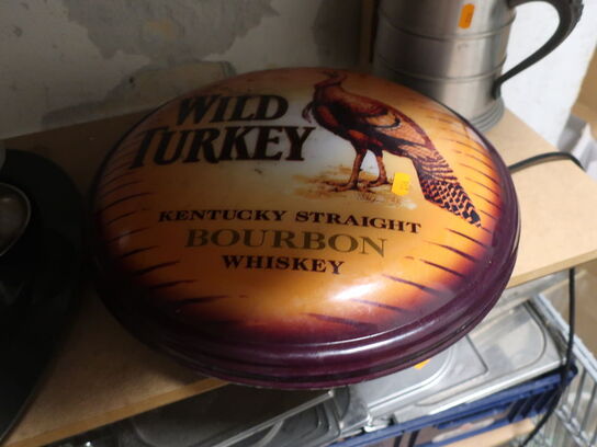 Gl. isspand & Wild Turkey lysskilt