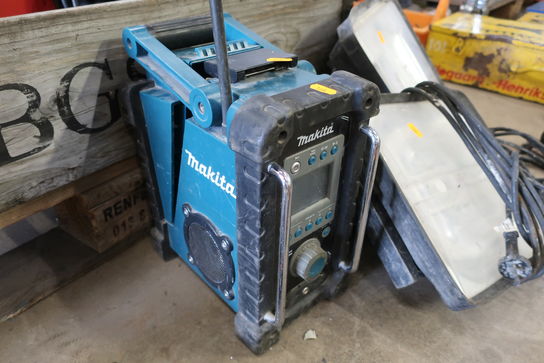 Arbejdsradio MAKITA BMR100 samt div. arbejdslamper