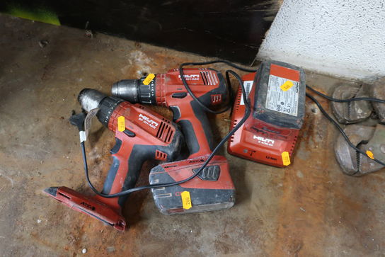 2 stk. akku bore/skruemaskiner HILTI SF 6G-A22 med 2 stk. batterier og lader