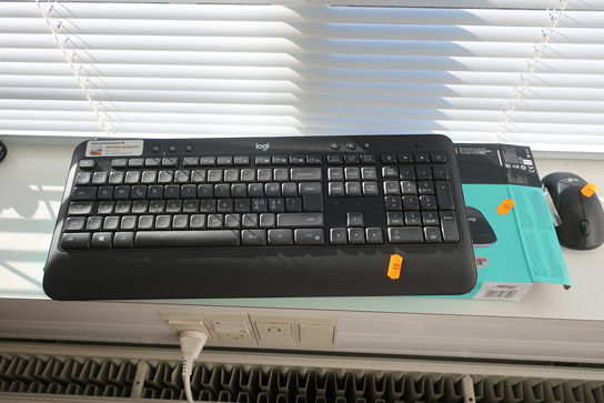 2 stk. trådløsetastaturer LOGITECH K540 samt mus LOGITECH M310