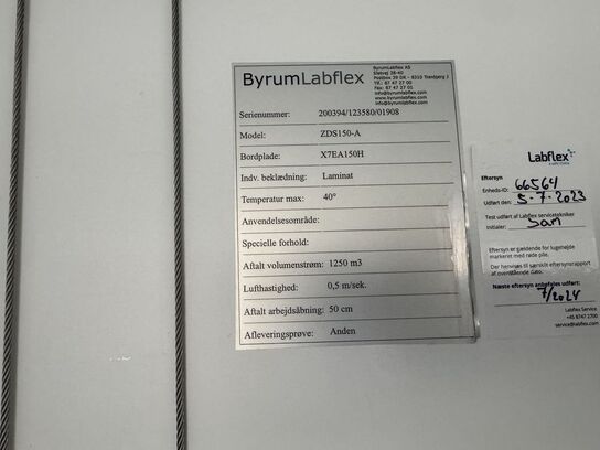 Stinkskab BYRUMLABFLEX zds150-a  inkl. Arbejdsbord med udsugningsarme 