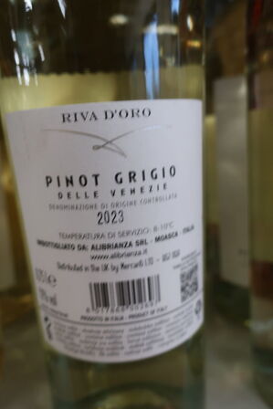 8 fl. hvidvin, RIVA D'ORO DONAZÉ PINOT GRIGIO 2023