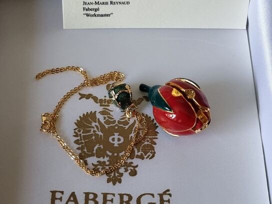 House of Fabergé Imperial Egg med Vedhæng - Limited Edition med 24 Karat Guldbelagt Finish