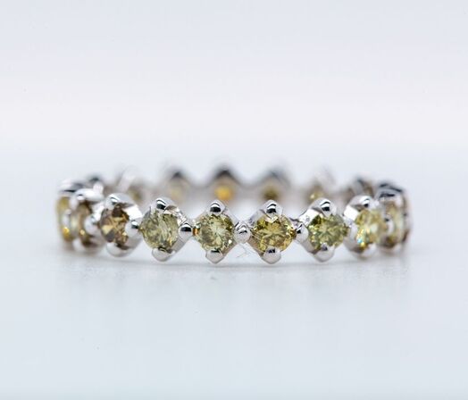 14 karat Hvidguld Ring med 1,16 ct Naturlig Fancy Mix Gul Diamanter - Vejl. Pris 25.995,-