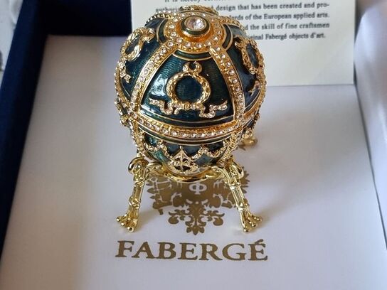 House of Fabergé Imperial Egg med Vedhæng - Limited Edition med 24 Karat Guldbelagt Finish