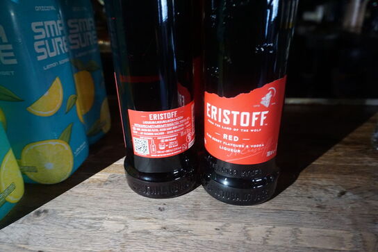 4 flasker Eristoff red 