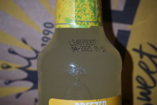 4 kasser Breezer pineapple 