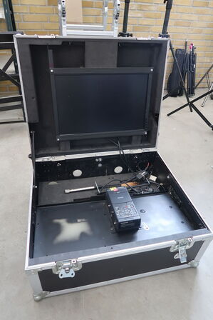 P2-player PANASONIC AGHPG20 og monitor i flightcase