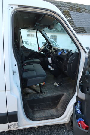 Varebil RENAULT Master T28 L1h1 2,3 Dci 100