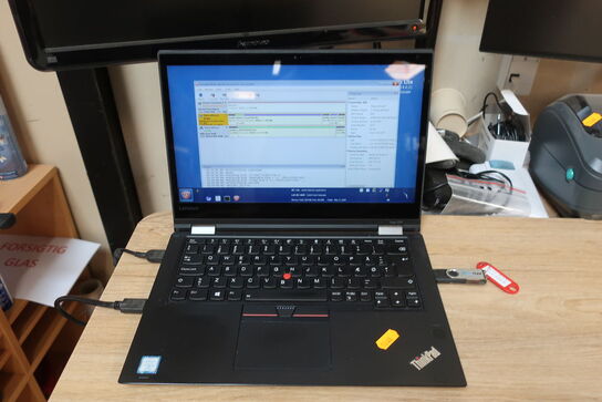 Bærbarcomputer LENOVO Thinkpad Yoga 370 samt 2 stk. computerskærme