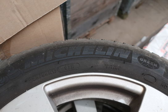 4 stk. alufælge med dæk MICHELIN 225/55R17