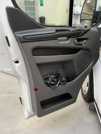Varebil FORD TRANSIT 2.0TDCi 130 HK