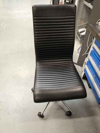 Filebænk inkl. indhold (Lot 106-109 medf. IKKE!)