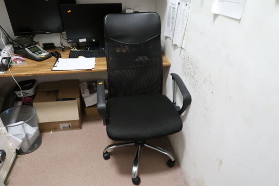Computerskærme SAMSUNG m.fl. samt computer HP MP9 m.m.