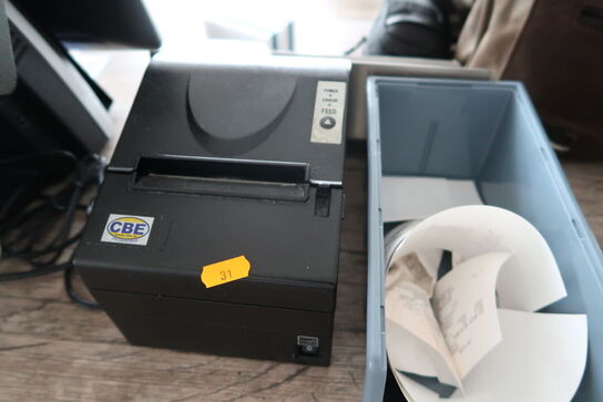 Kasseapparat CBE med bonprinter, pengeskuffe, computerskærm m.m.