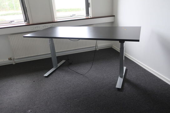 El. hæve/sænke skrivebord 